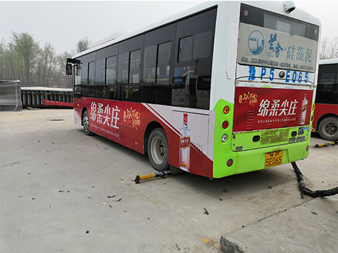 县城公交车身广告.jpg 县城公交车身广告.jpg